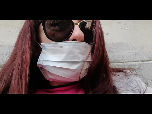 ❤️ Η Νικολέτα εκδικείται τον γείτονά της και κατουράει στο γκαράζ του (Ειδικό Covid19 Ιταλική καραντίνα) ️ Όμορφο πορνό ❤